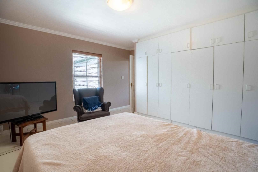 5 Bedroom Property for Sale in Franschhoek Western Cape